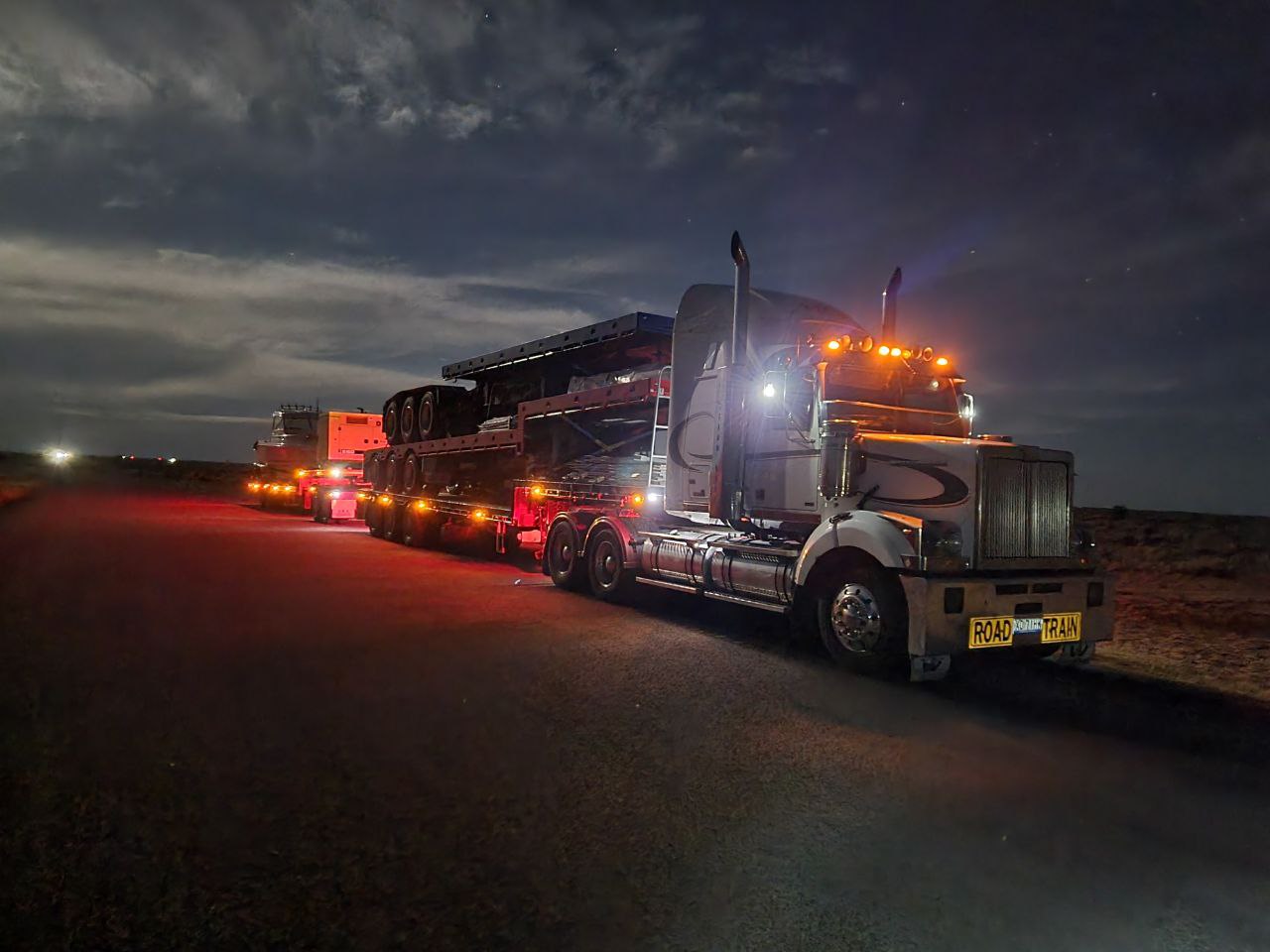 drop deck, trailer, AAA trailer, roadtrain western star